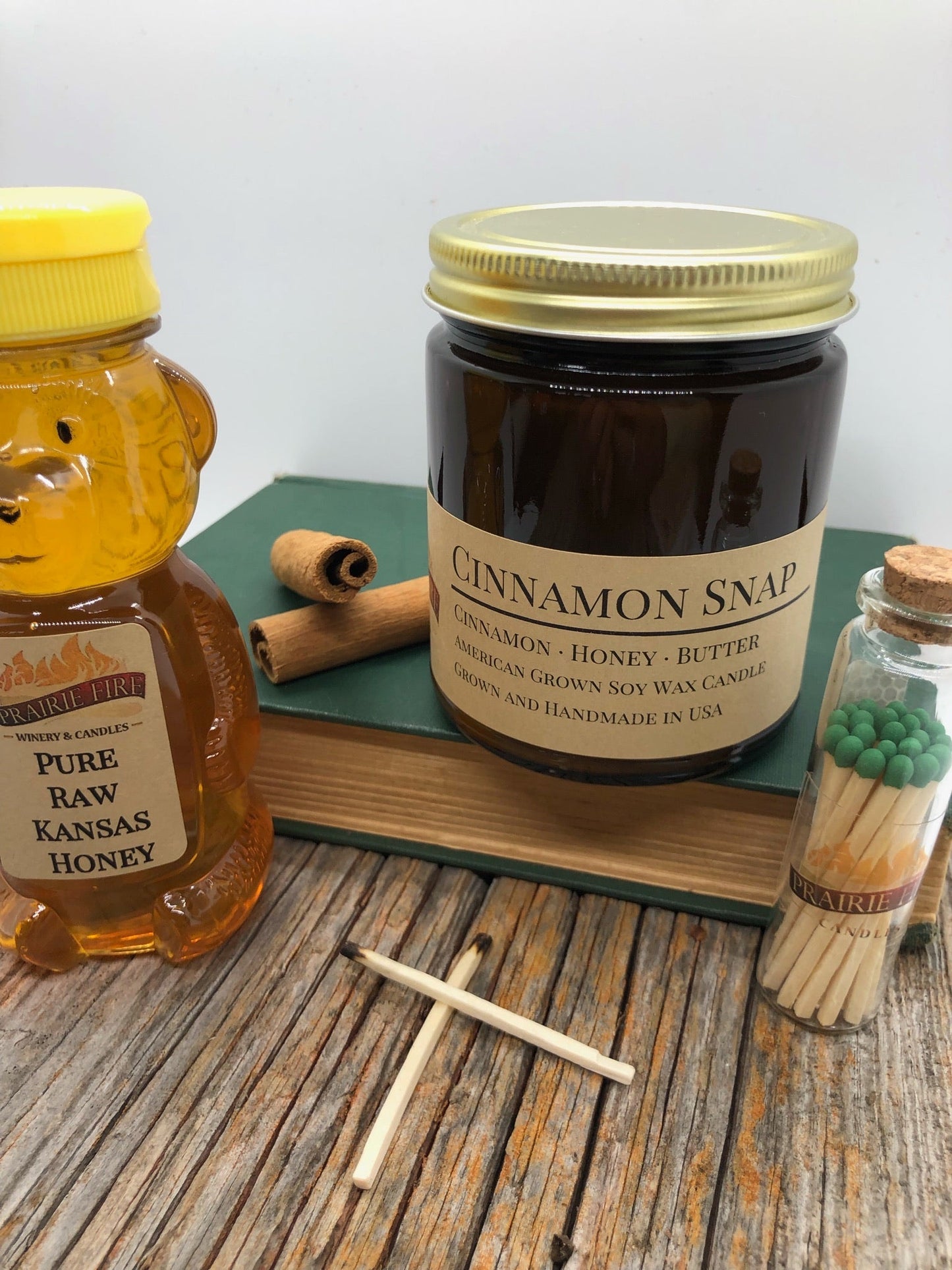 Cinnamon Snap Soy Candle | 9 oz Amber Apothecary Jar